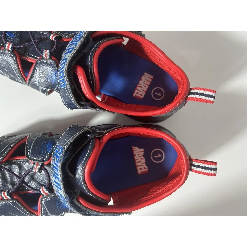 Marvel Spider-Man Boys Sandals Size 1 Light-Up Spiderweb Great‎ Condition